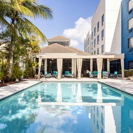 Hilton Garden Inn West Palm Beach Airport Bagian luar foto