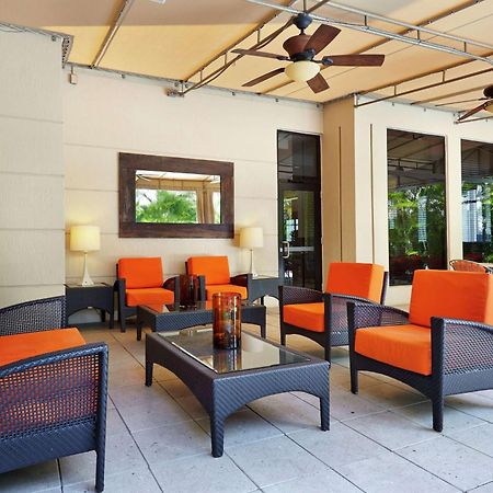 Hilton Garden Inn West Palm Beach Airport Bagian luar foto