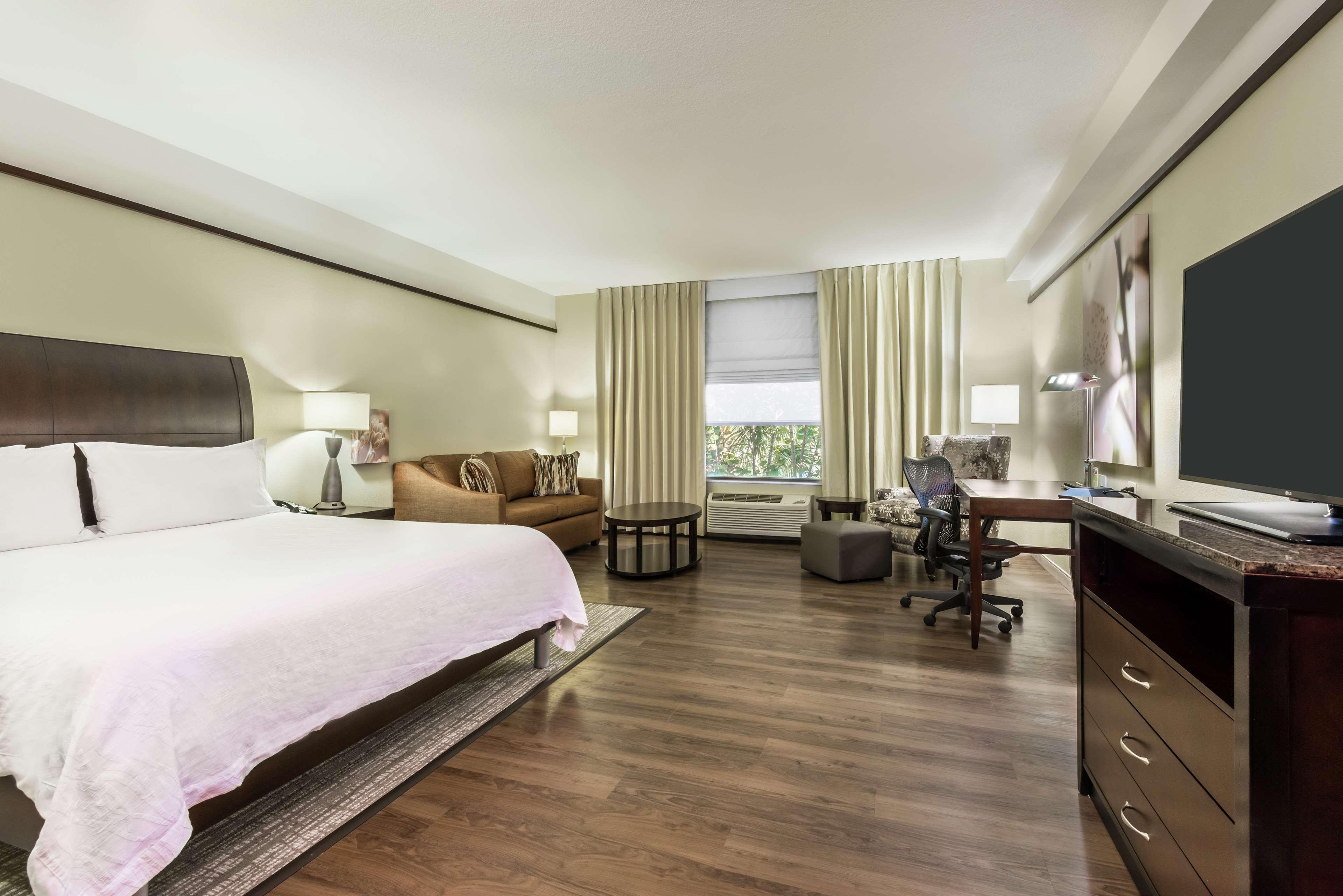Hilton Garden Inn West Palm Beach Airport Bagian luar foto