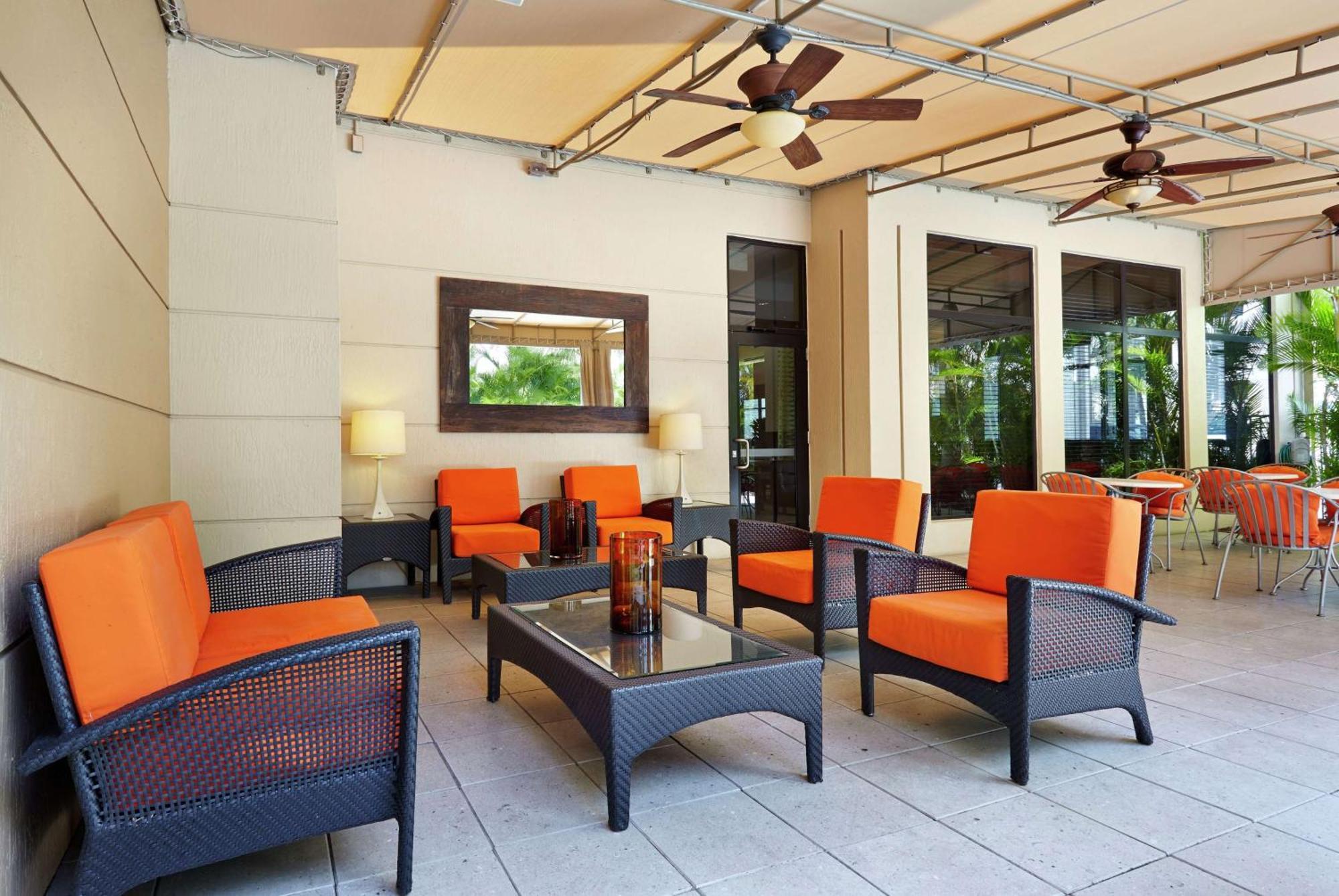 Hilton Garden Inn West Palm Beach Airport Bagian luar foto