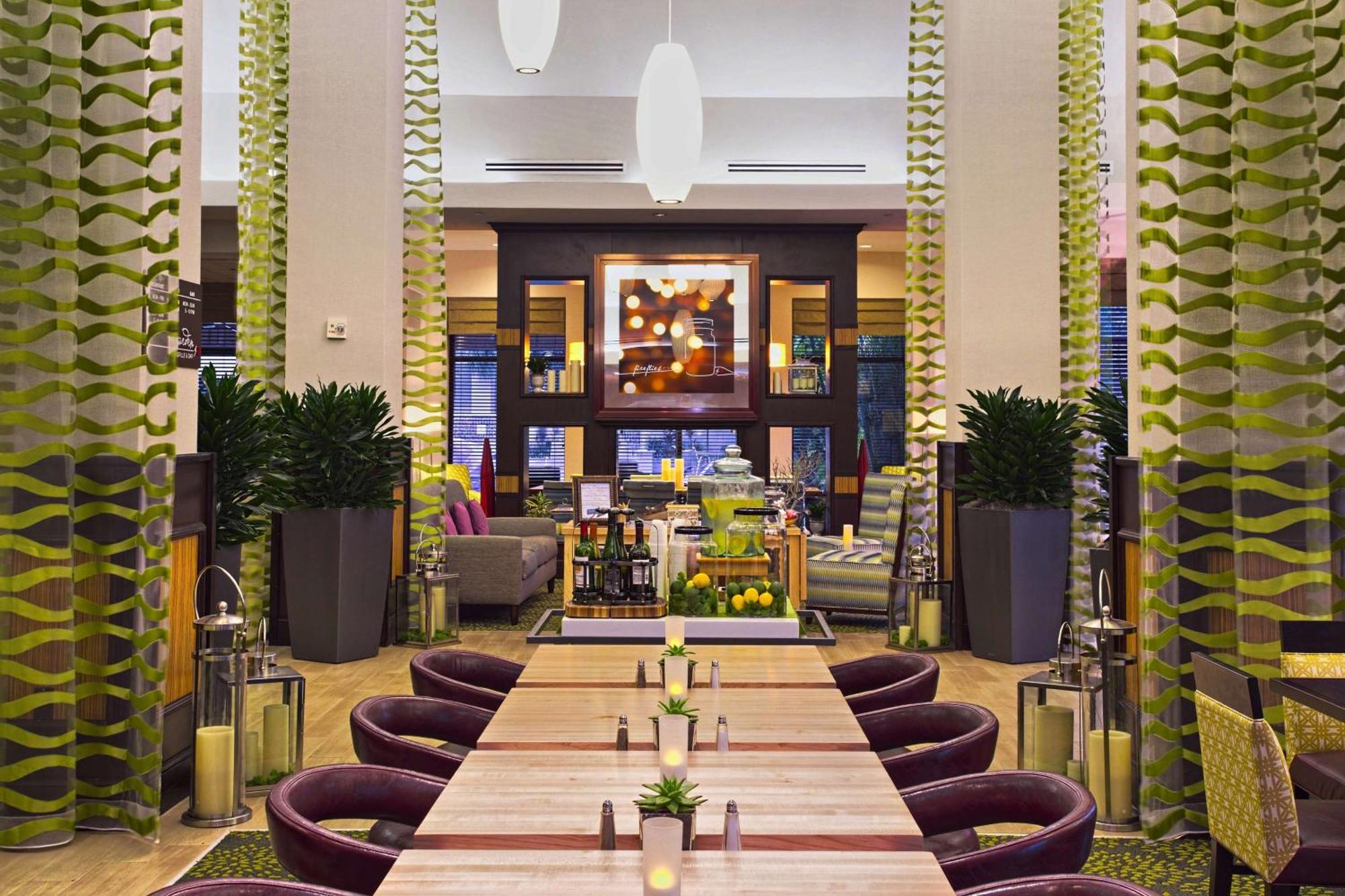 Hilton Garden Inn West Palm Beach Airport Bagian luar foto
